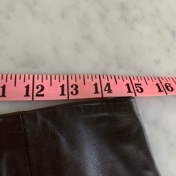 Brown leather pencil skirt with side slit, smooth waist line, a classic size 10 - Picture 10 of 13